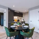 펜션 Centre - Luxury 2 Bed - Free Parking 리즈