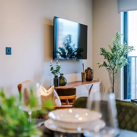 Centre - Luxury 2 Bed - Free Parking Leeds (West Yorkshire)