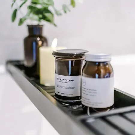 Centre - Luxury 2 Bed - Free Parking *