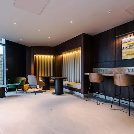 Vakantiehuis Centre - Luxury 2 Bed - Free Parking *