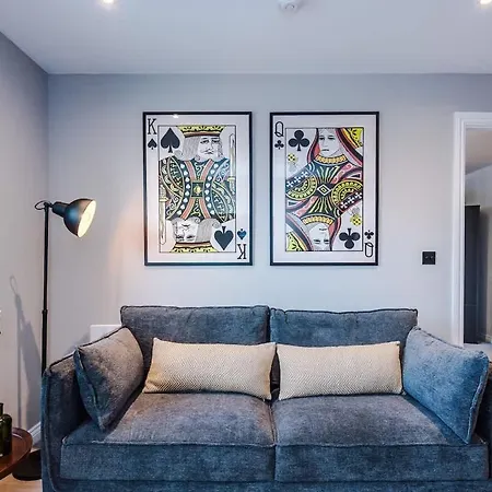 Centre - Luxury 2 Bed - Free Parking