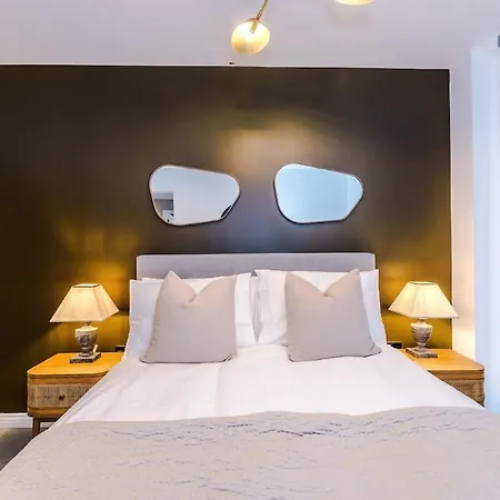 Centre - Luxury 2 Bed - Free Parking Vakantiehuis Leeds (West Yorkshire)