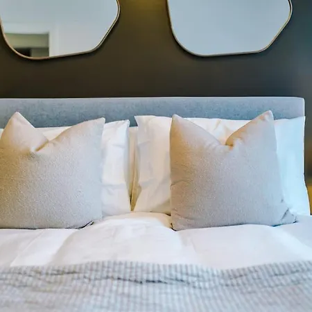 Vakantiehuis Centre - Luxury 2 Bed - Free Parking