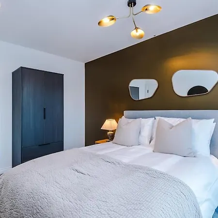 Centre - Luxury 2 Bed - Free Parking * Leeds (West Yorkshire)