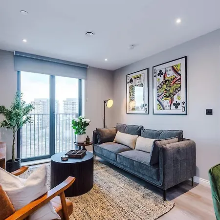 Centre - Luxury 2 Bed - Free Parking * 리즈