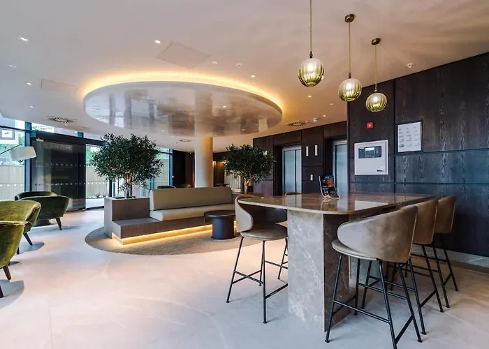 Centre - Luxury 2 Bed - Free Parking Будинок відпочинку