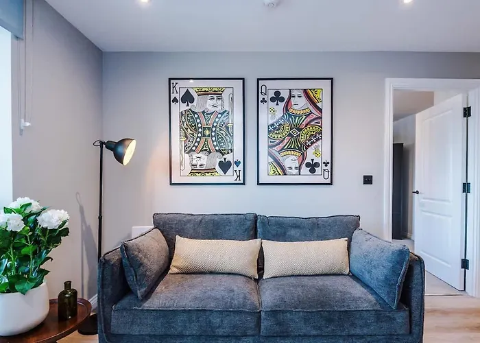 Centre - Luxury 2 Bed - Free Parking