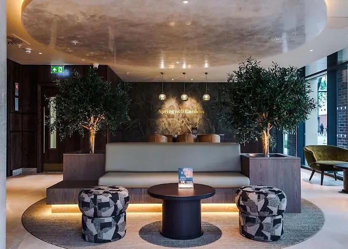 Будинок відпочинку Centre - Luxury 2 Bed - Free Parking *