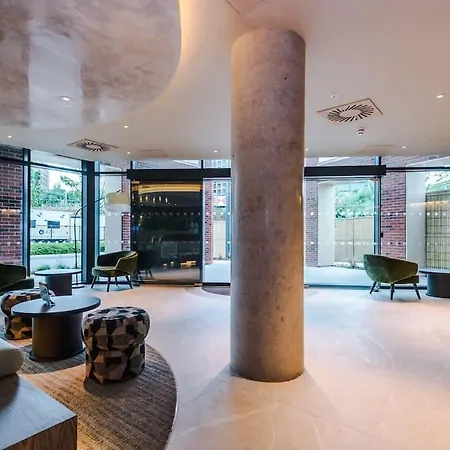 Centre - Luxury 2 Bed - Free Parking