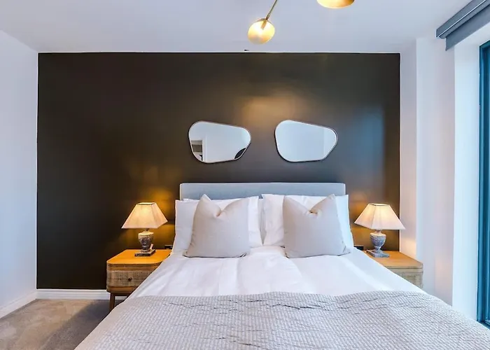 Centre - Luxury 2 Bed - Free Parking Nyaraló *